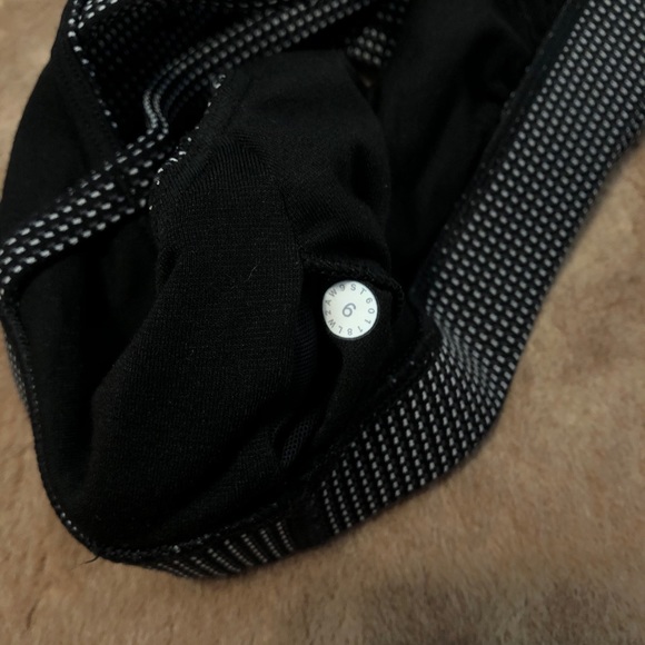 NEW Lululemon Energy Sports Bra - Picture 4 of 4